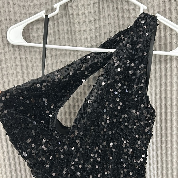Black Windsor sequin dress, size: Medium - Picture 2 of 3